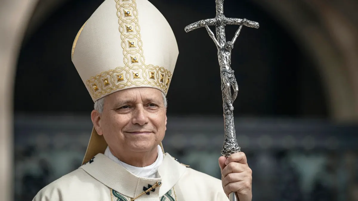 Papa Leon XIV  contemplacion nos hace apostoles creibleswebp